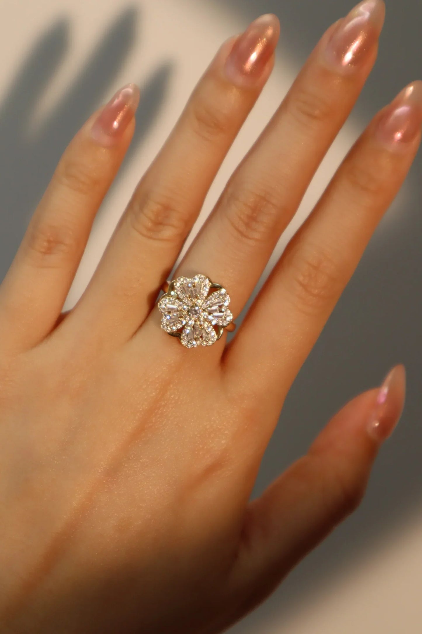 Işıltılı Yonca Yüzüğü