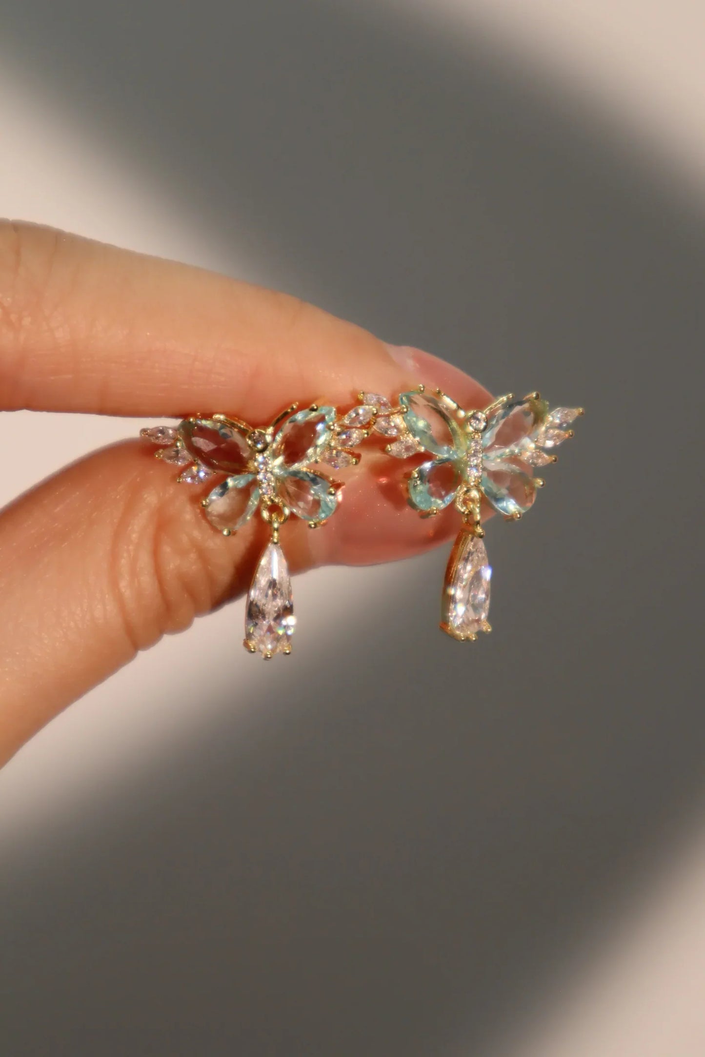 Safir Damlası Kelebek Küpeleri