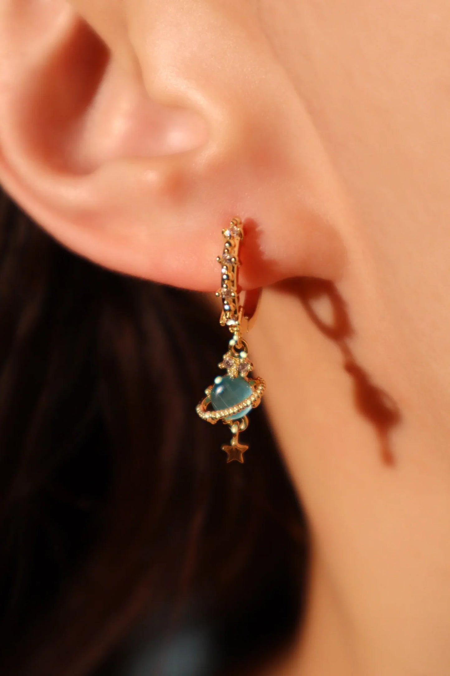 Altın Satürn Yıldız Küpe