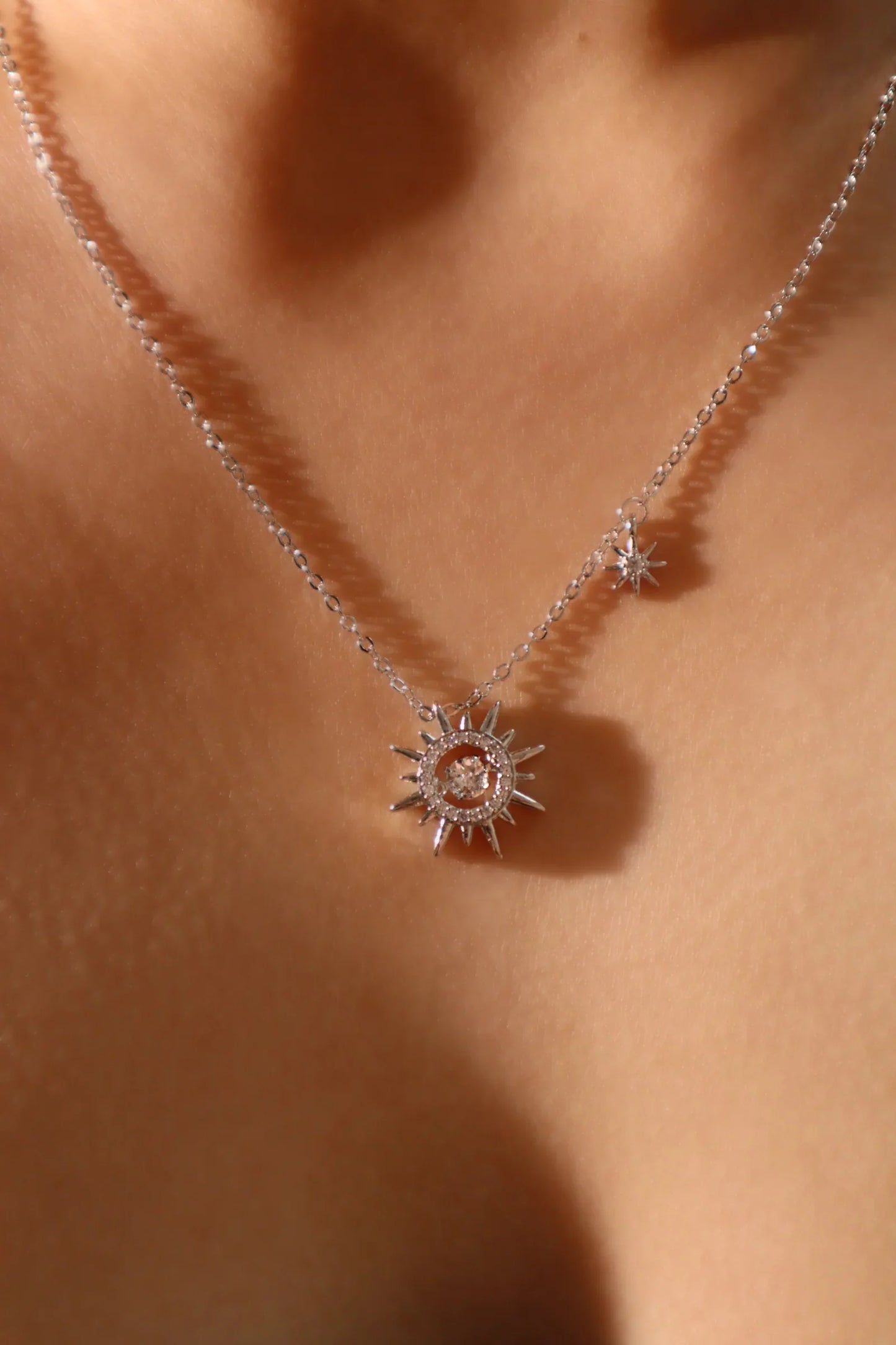 Platin Kaplama Elmas Güneş Kolye