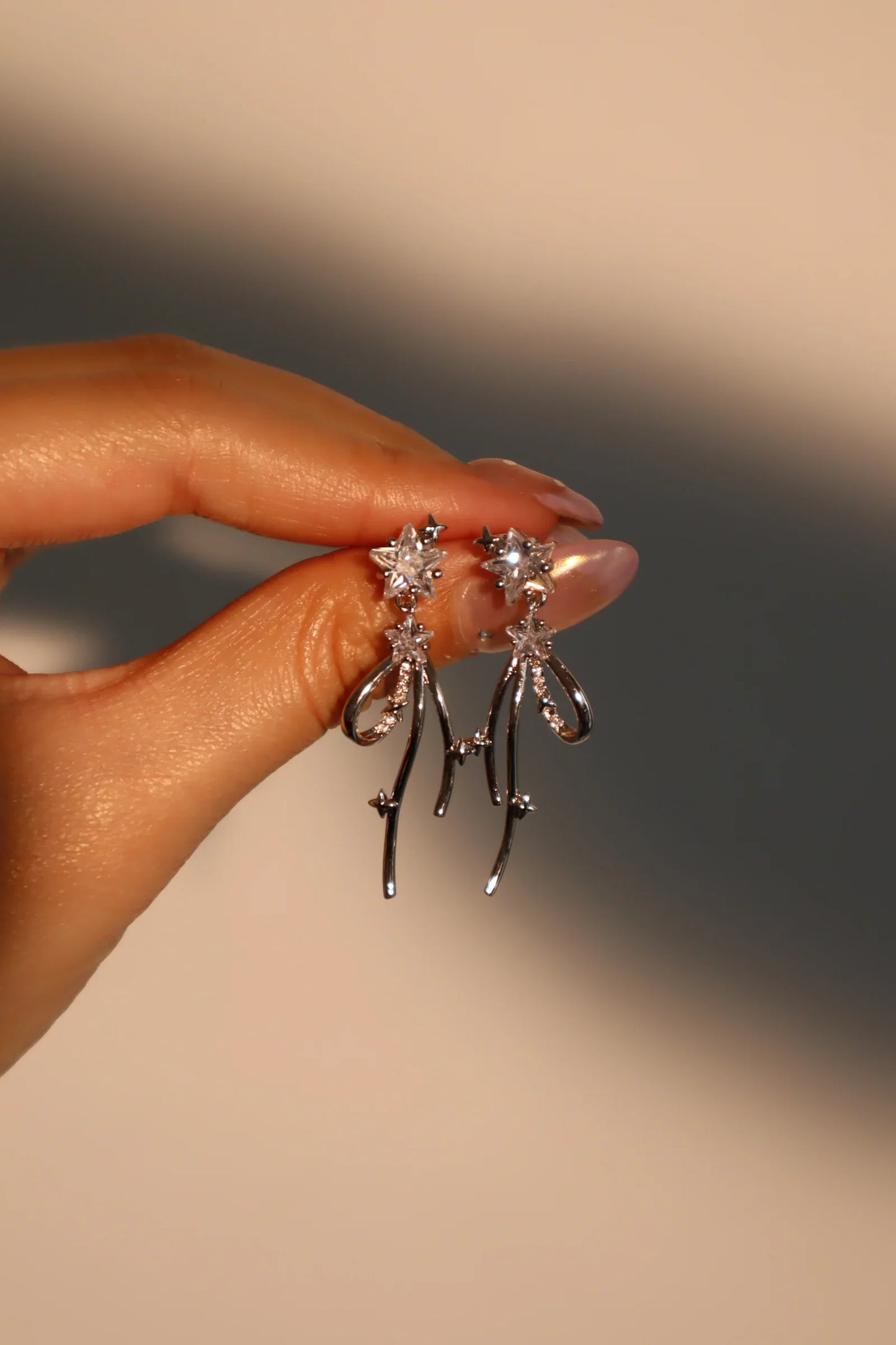 Kayan Yıldız Küpe