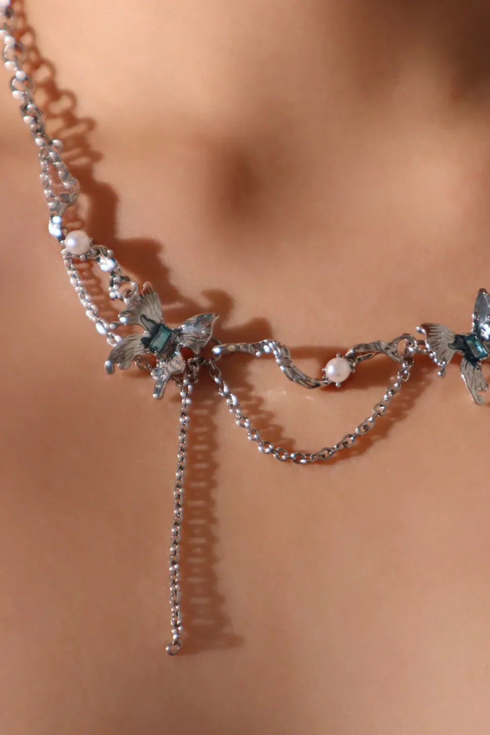 Kelebek Işıltısı Kolye