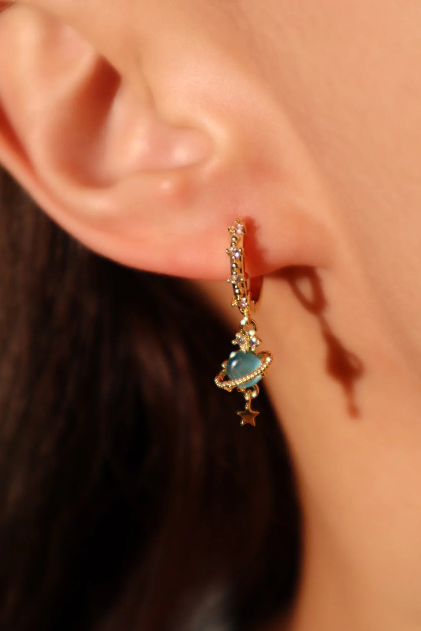 Altın Satürn Yıldız Küpe