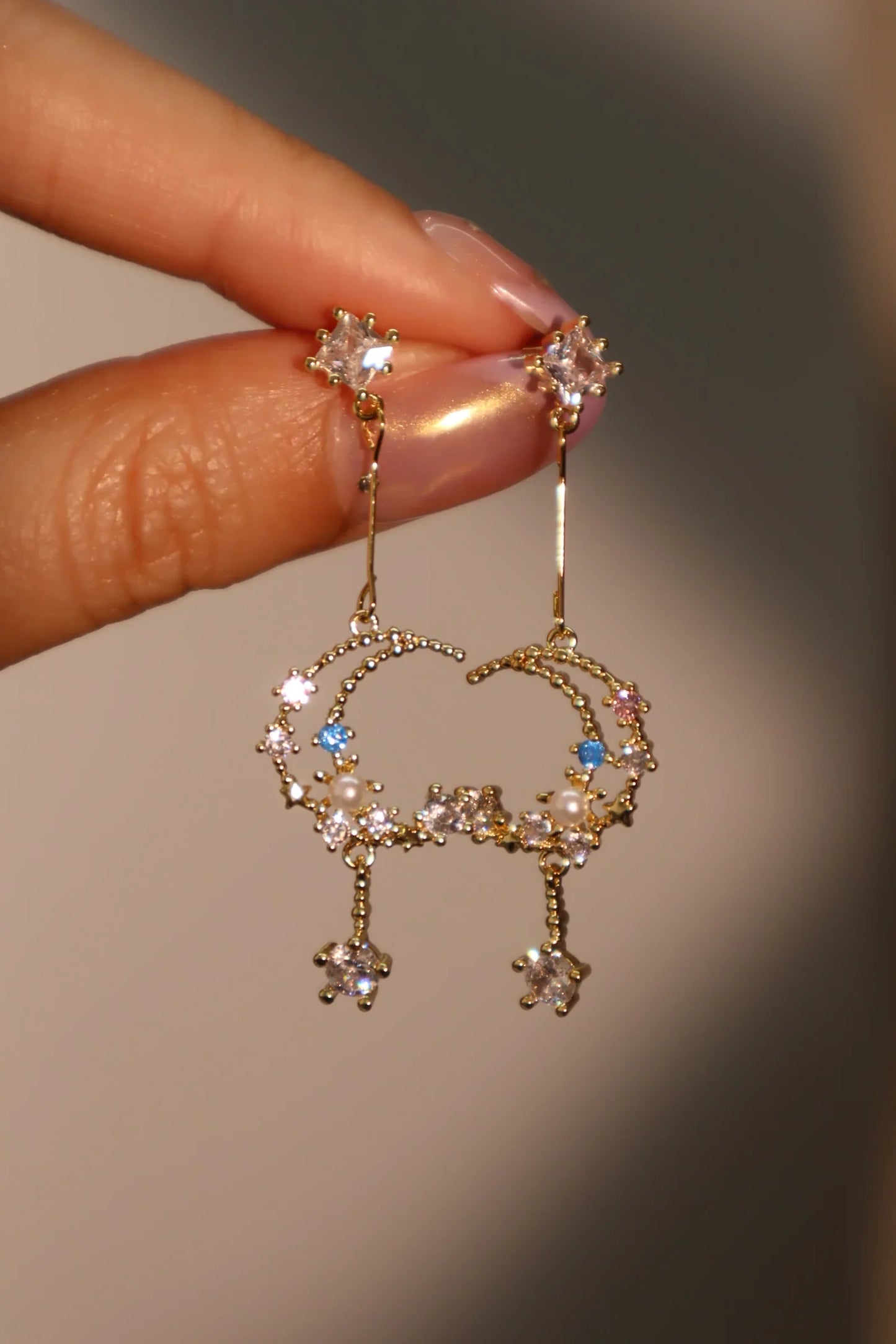 Ay Işıltısı Küpe