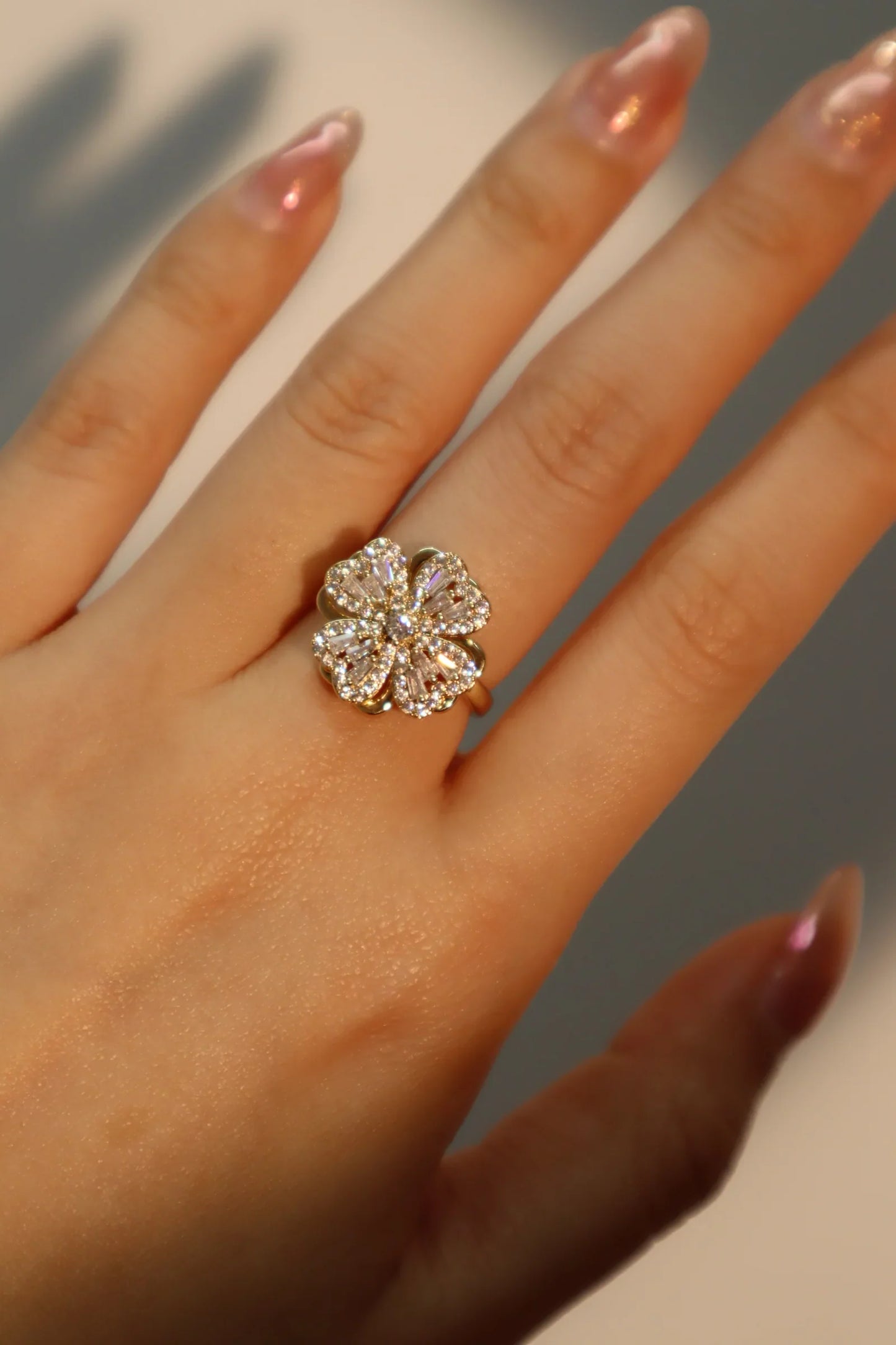 Işıltılı Yonca Yüzüğü