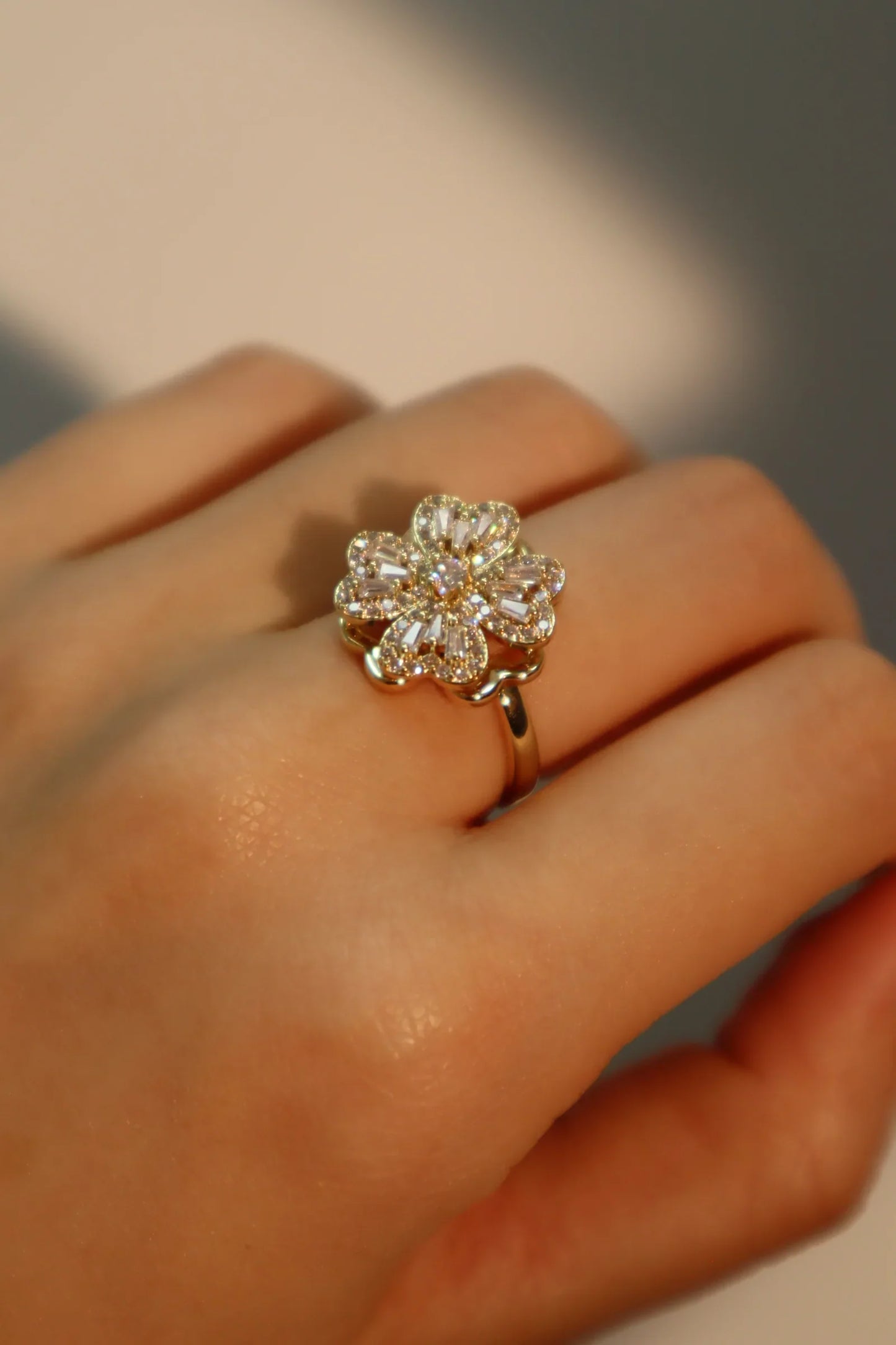 Işıltılı Yonca Yüzüğü