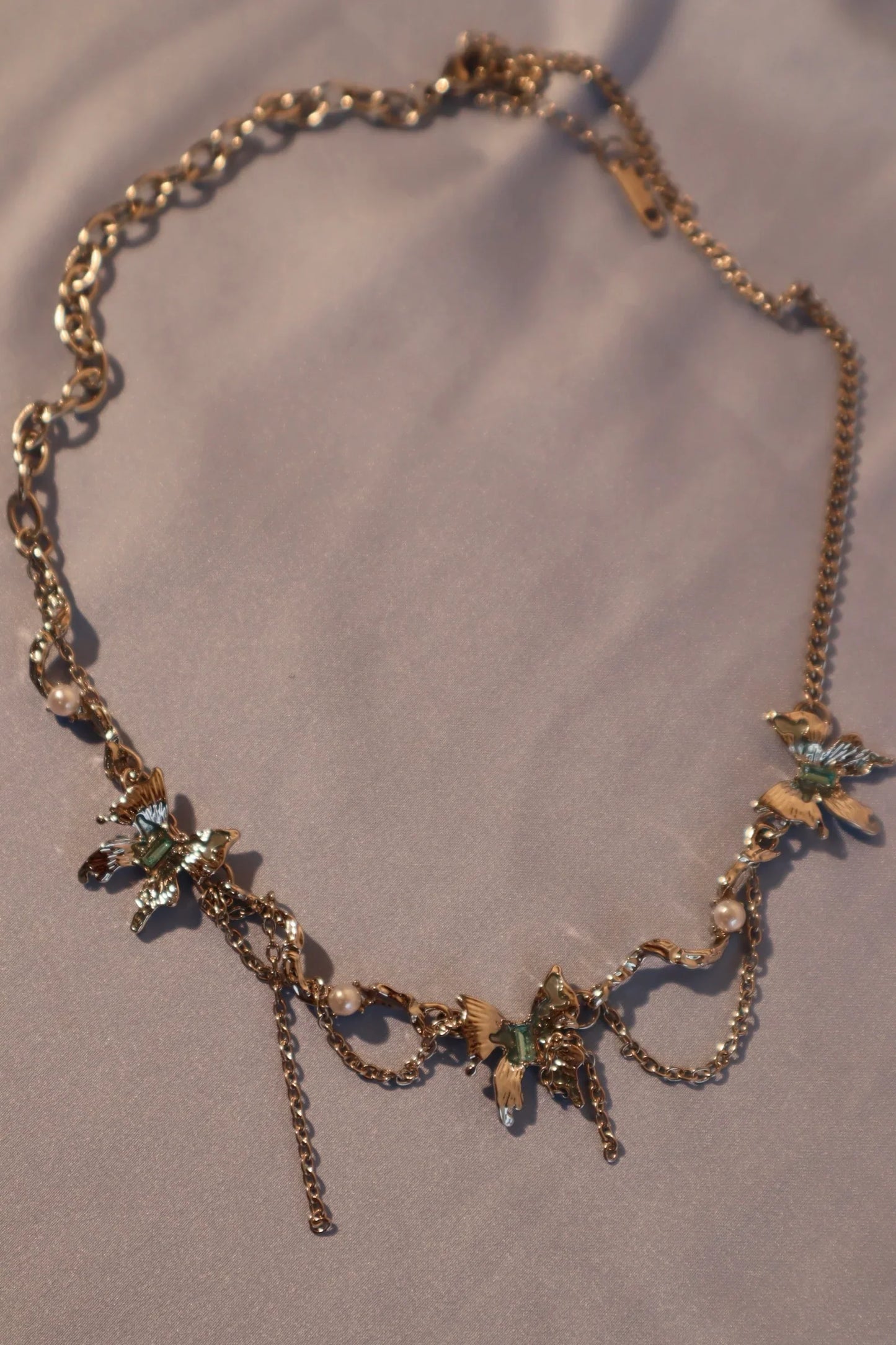 Kelebek Işıltısı Kolye