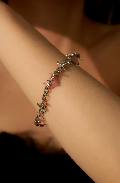 Dikenli Kalp Bileklik